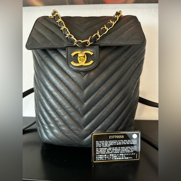 ✨CHANEL✨ Chevron Urban Spirit Black Backpack Gold Chain - Picture 5 of 15